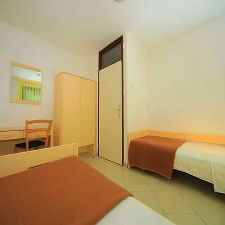 Kanegra Apartment *
